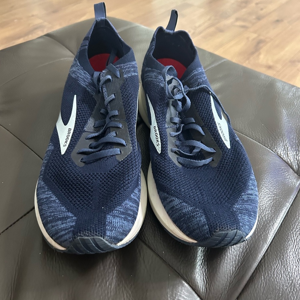Brooks Levitate Navy and White Sneakers